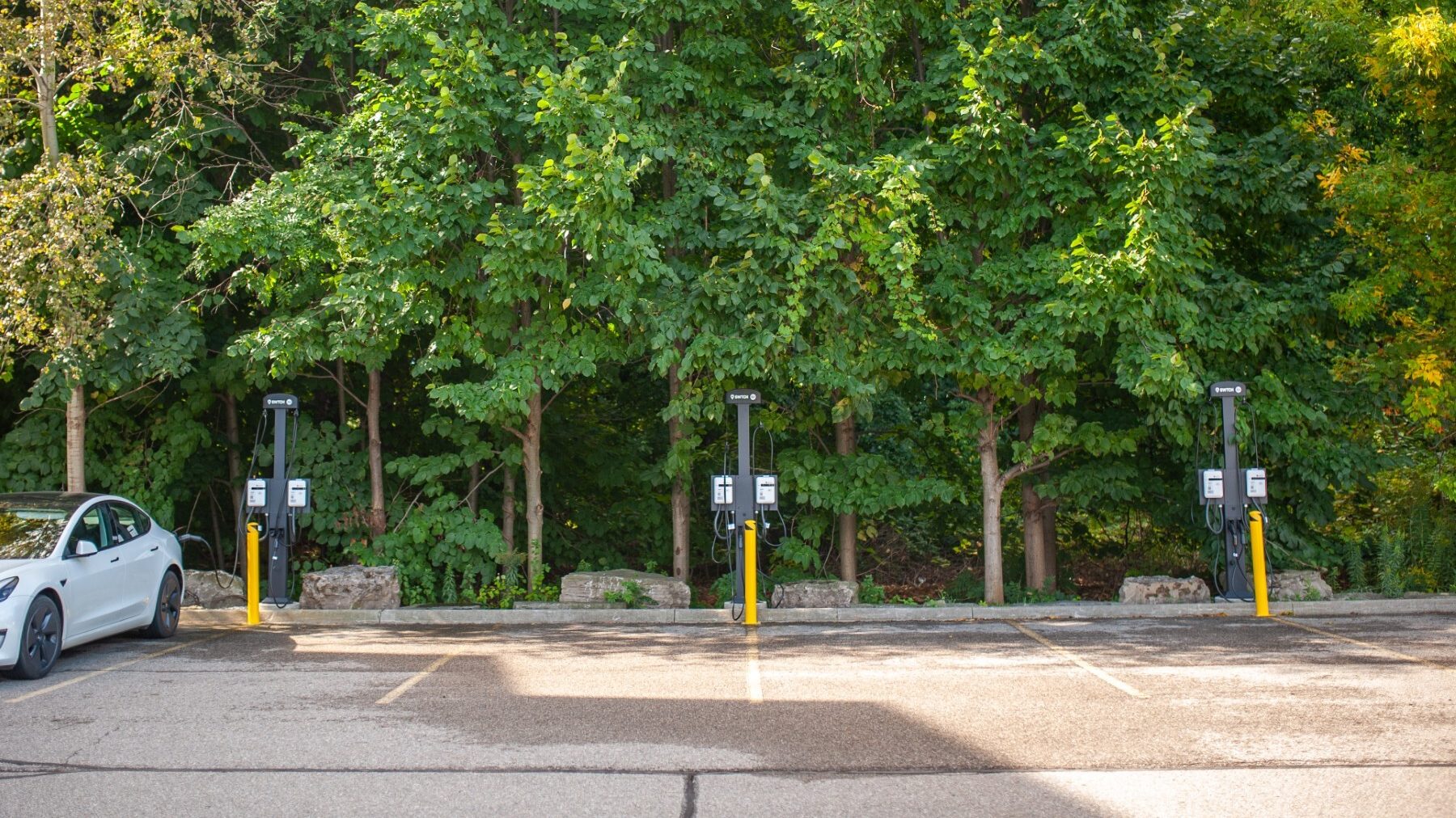 ONTARIO GOLF COURSES CAN GET UP TO 75% OFF EV CHARGERS